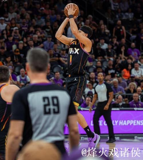 布克31分助太阳击败爵士重回榜首 开拓者力克森林狼结束3连败