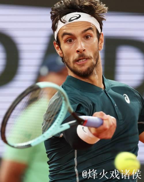 ATP雅典站:德约科维奇2-1逆转夺得生涯第101冠 ATP雅典站:德约科维奇2-1逆转夺得生涯第101冠